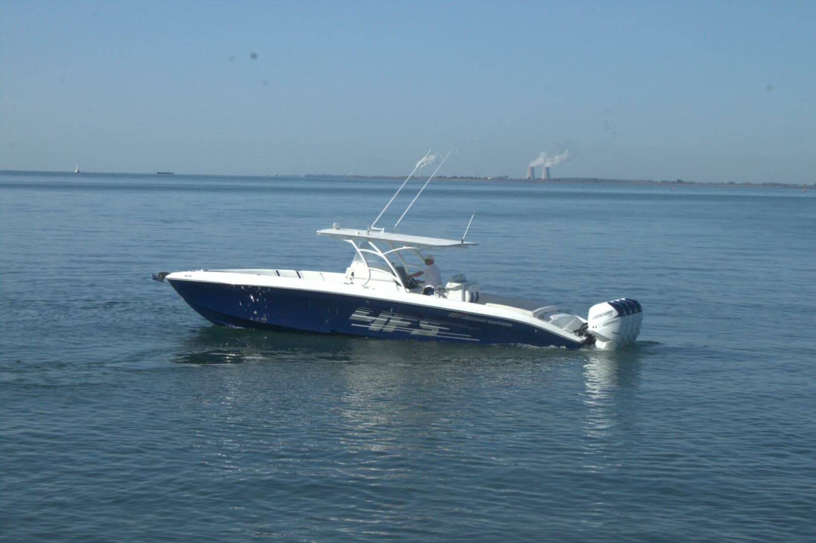 2016 Midnight Express 37 Open - Photo 2