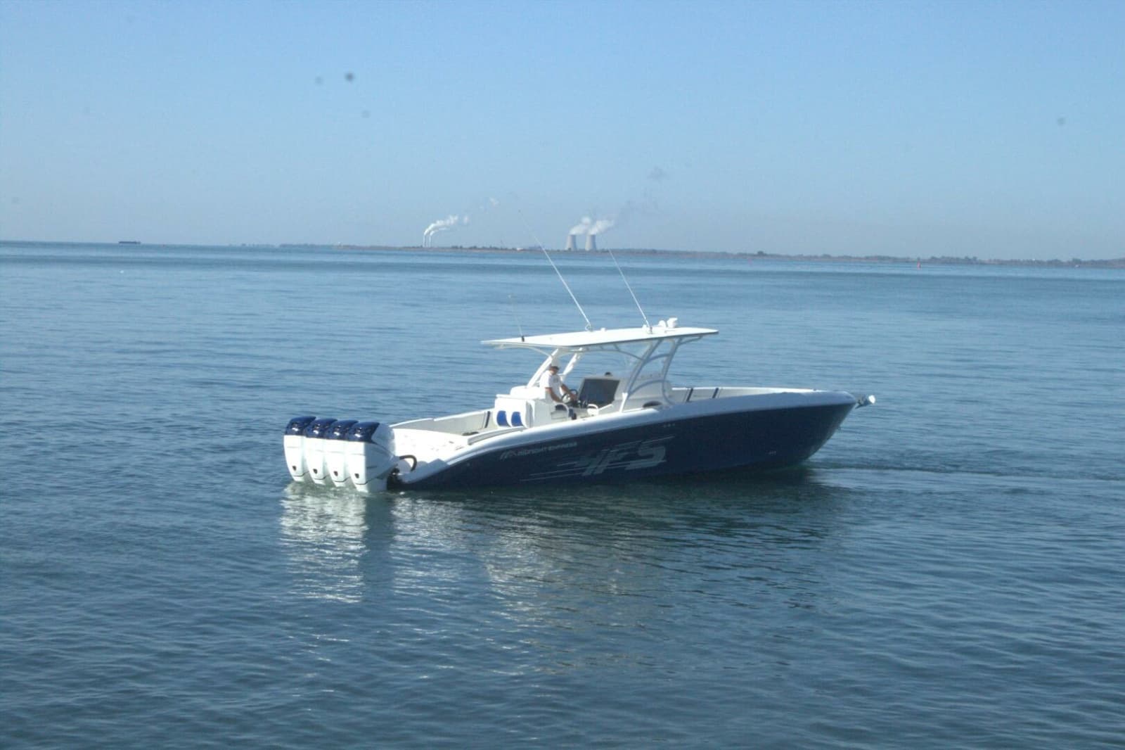 2016 Midnight Express 37 Open - Photo 3