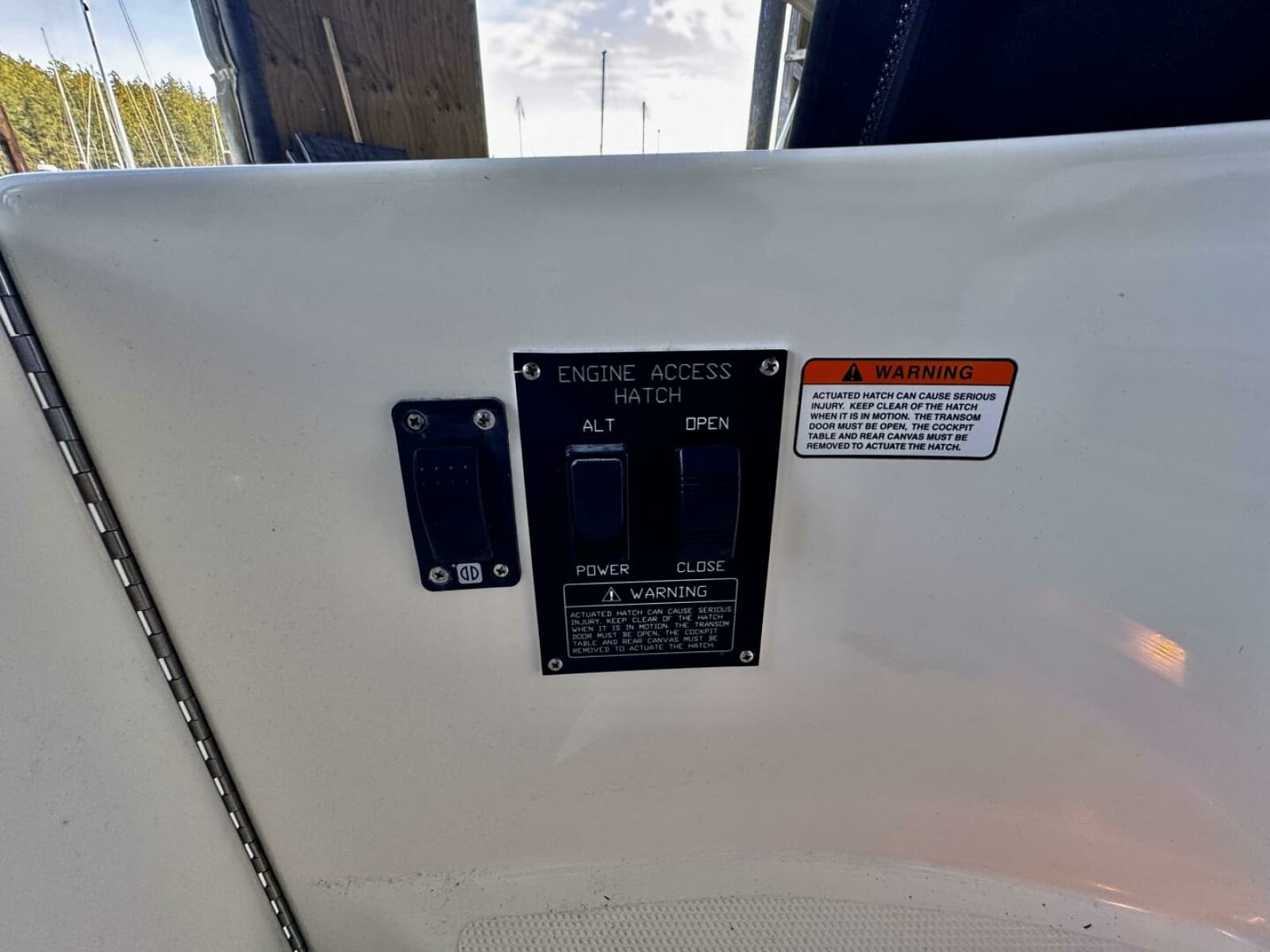 2006 Cruisers Yachts 340 Express - Photo 16