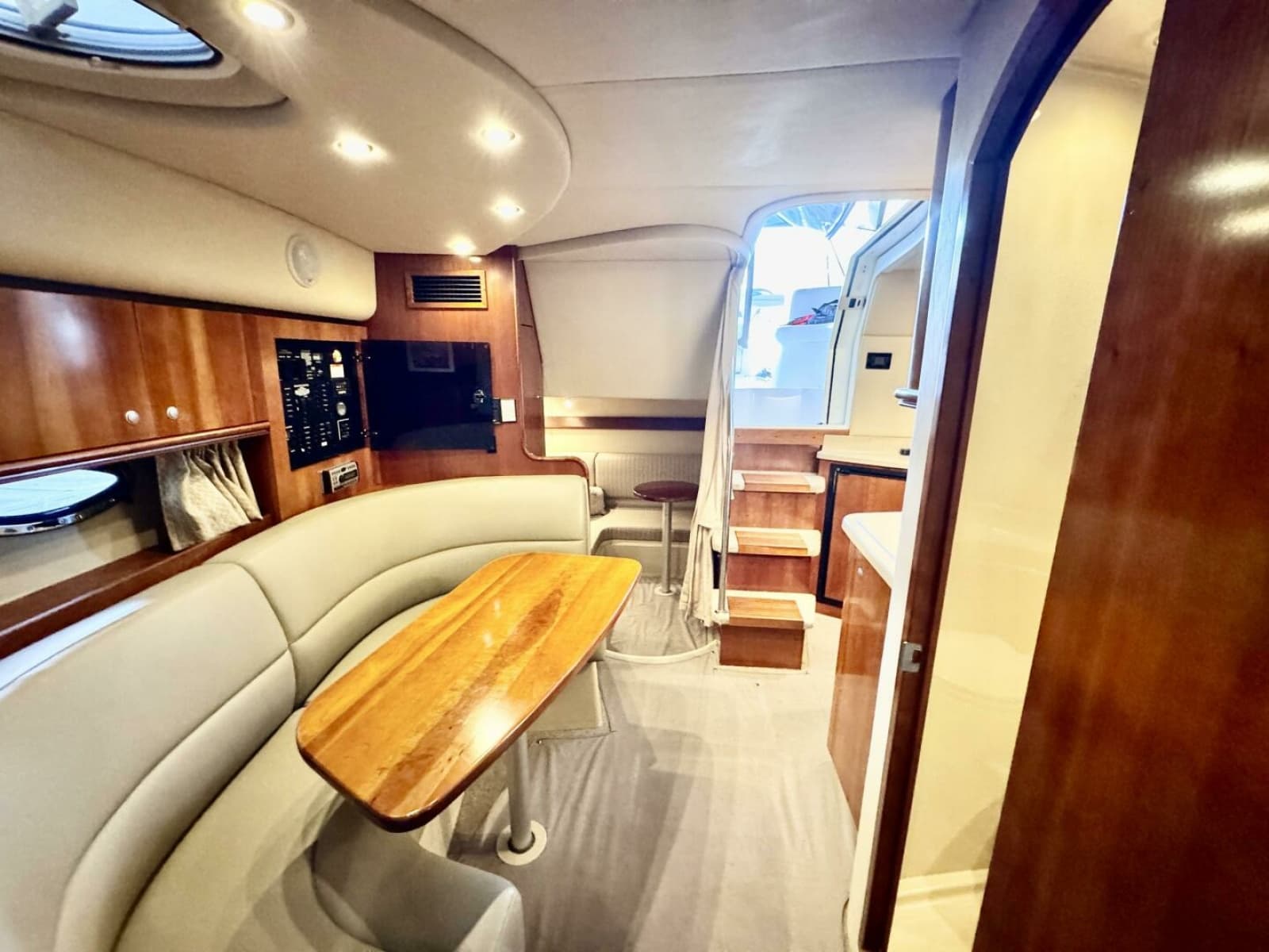 2006 Cruisers Yachts 340 Express - Photo 38