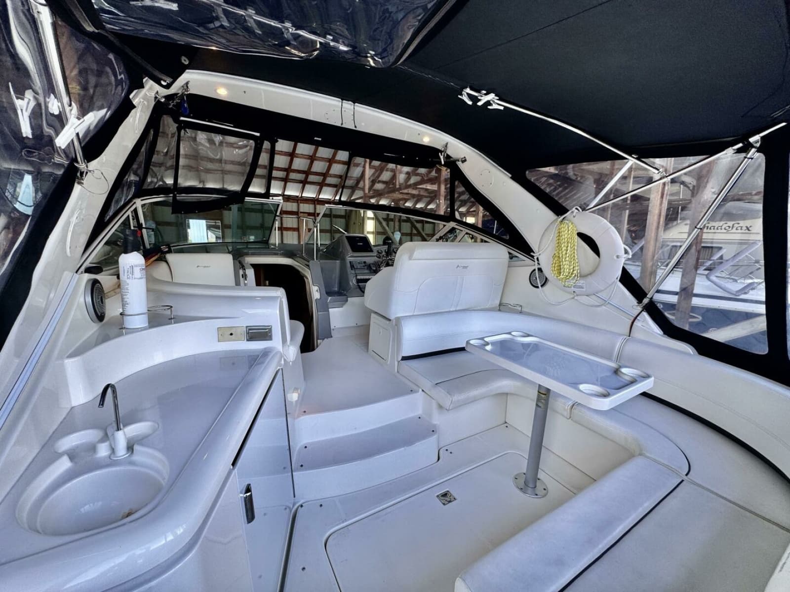 2006 Cruisers Yachts 340 Express - Photo 10