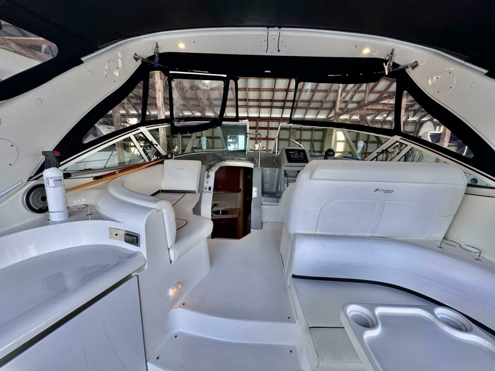 2006 Cruisers Yachts 340 Express - Photo 13