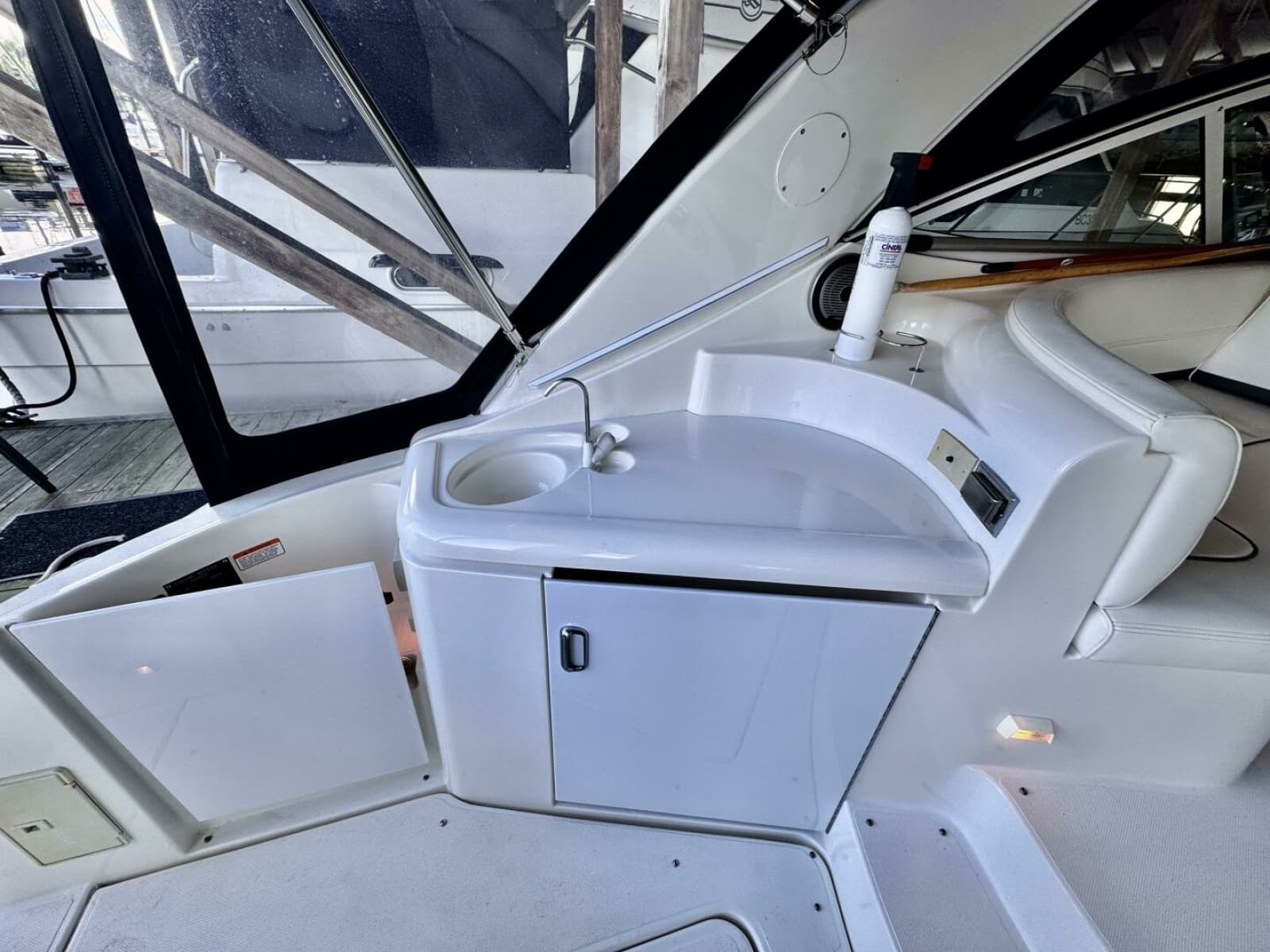 2006 Cruisers Yachts 340 Express - Photo 15