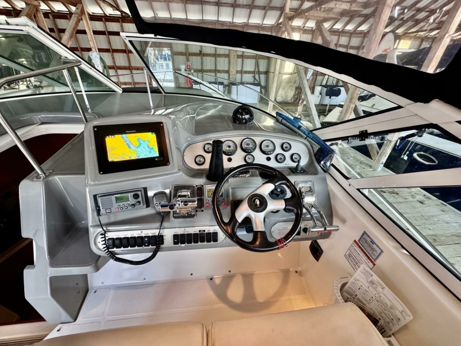 2006 Cruisers Yachts 340 Express - Photo 19