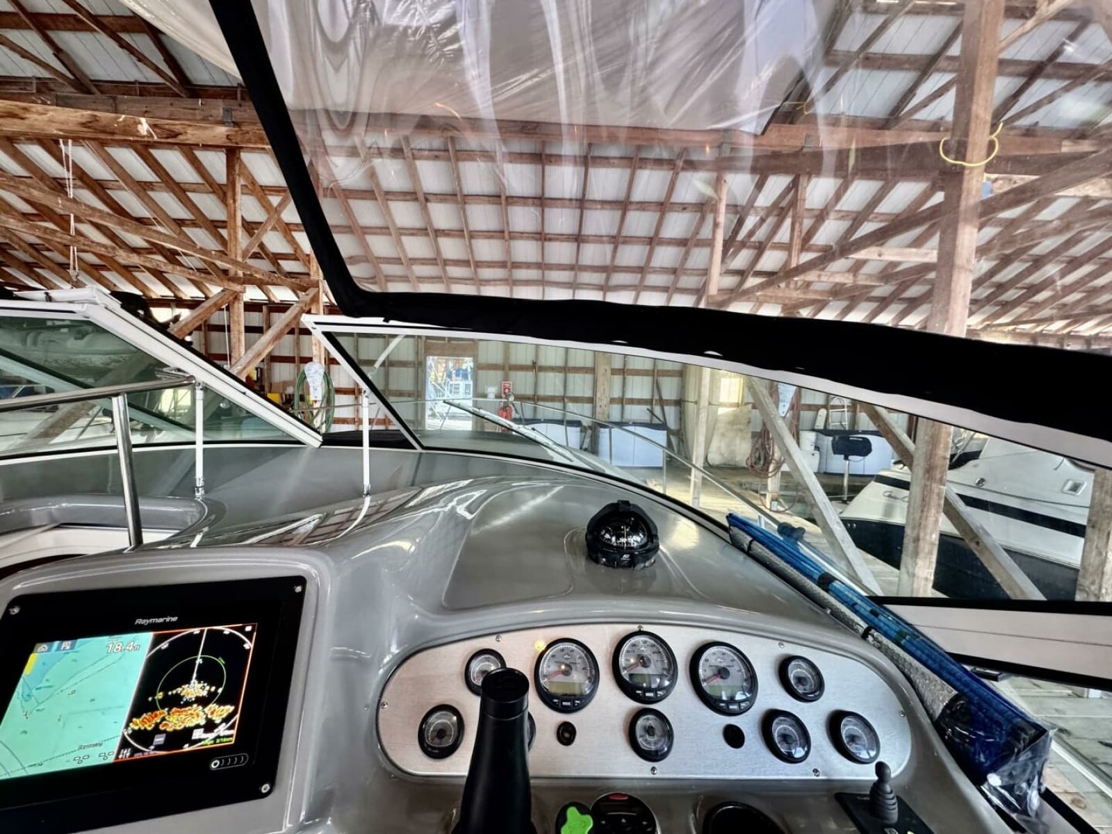 2006 Cruisers Yachts 340 Express - Photo 22