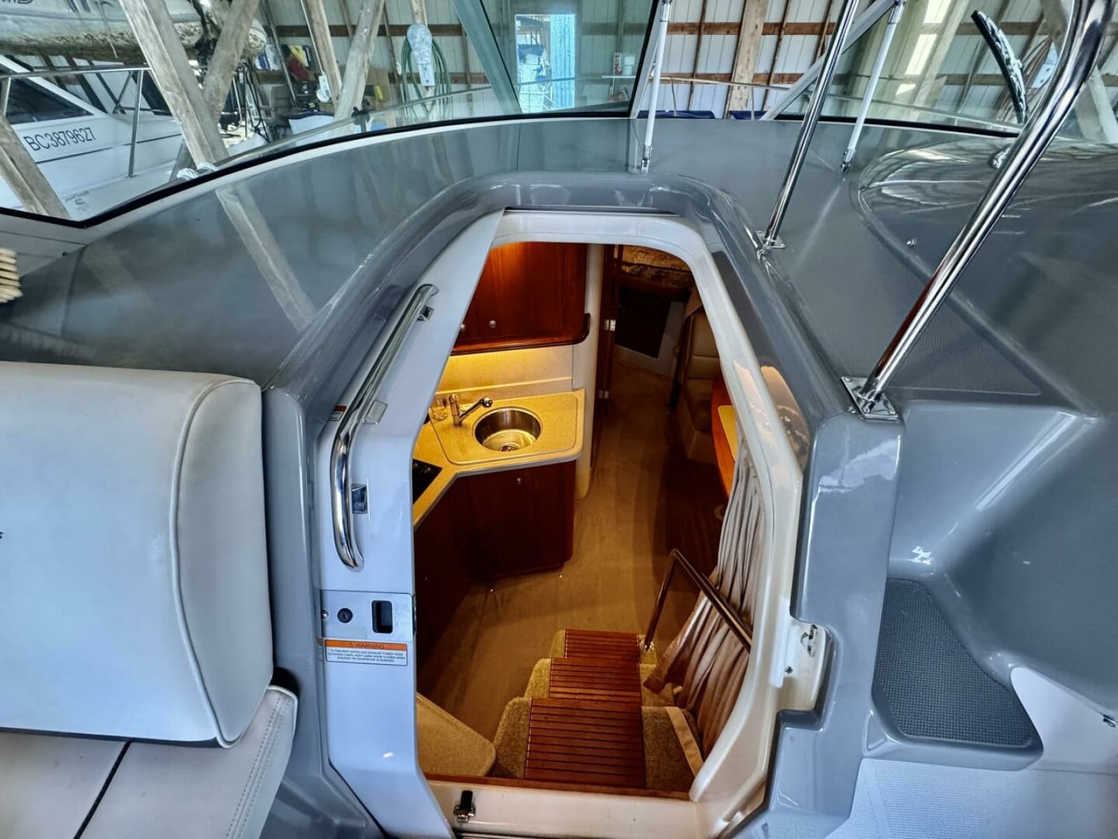 2006 Cruisers Yachts 340 Express - Photo 28