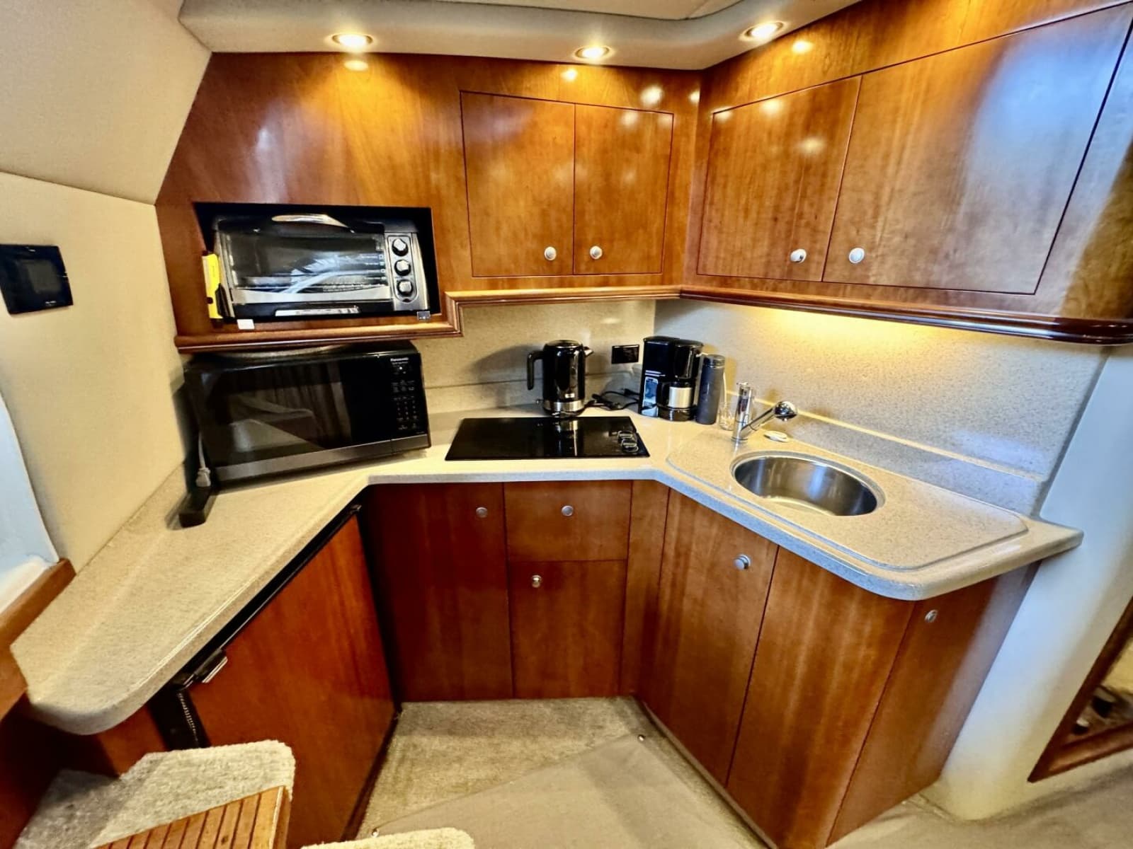2006 Cruisers Yachts 340 Express - Photo 30