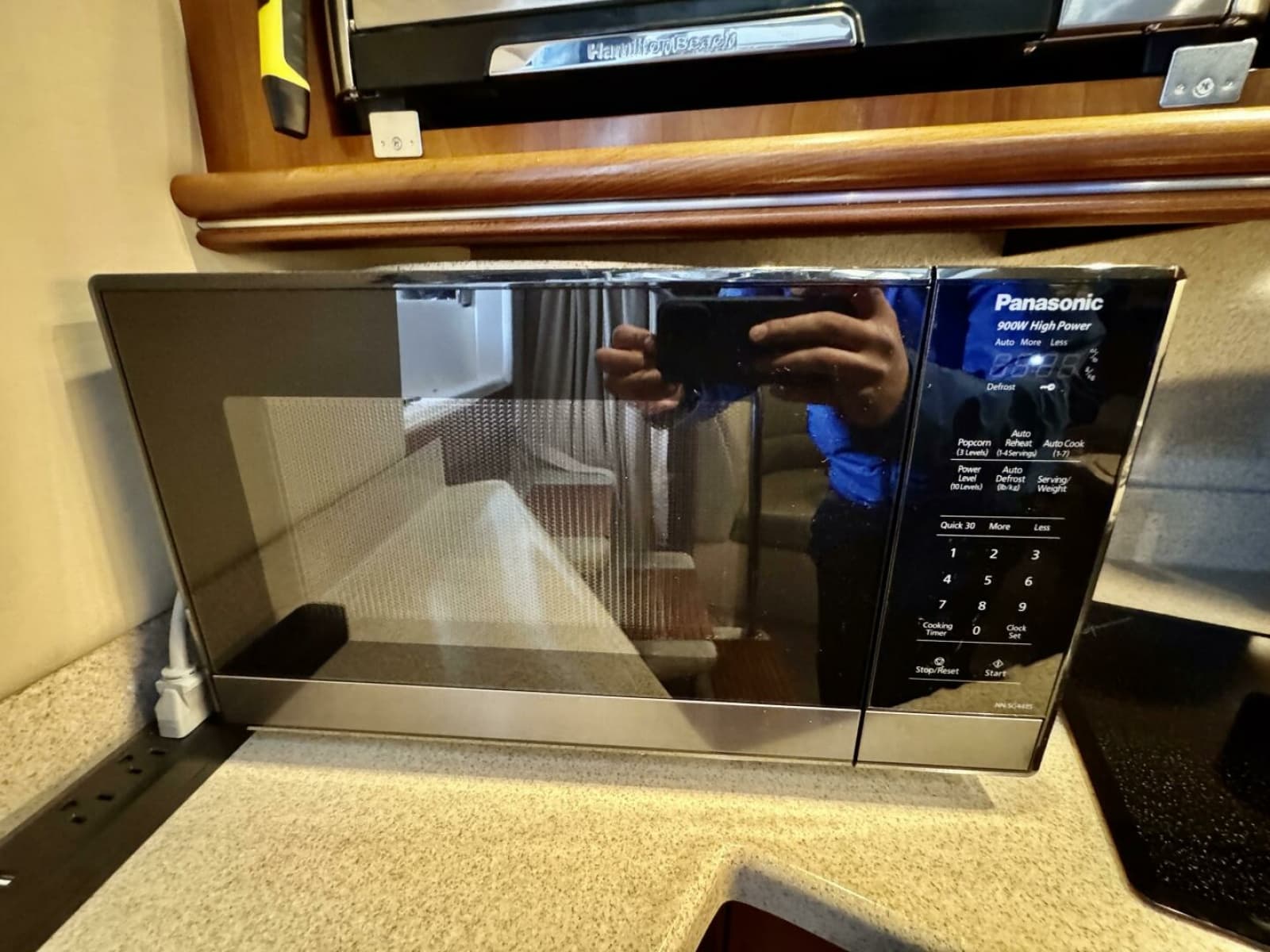 2006 Cruisers Yachts 340 Express - Photo 32