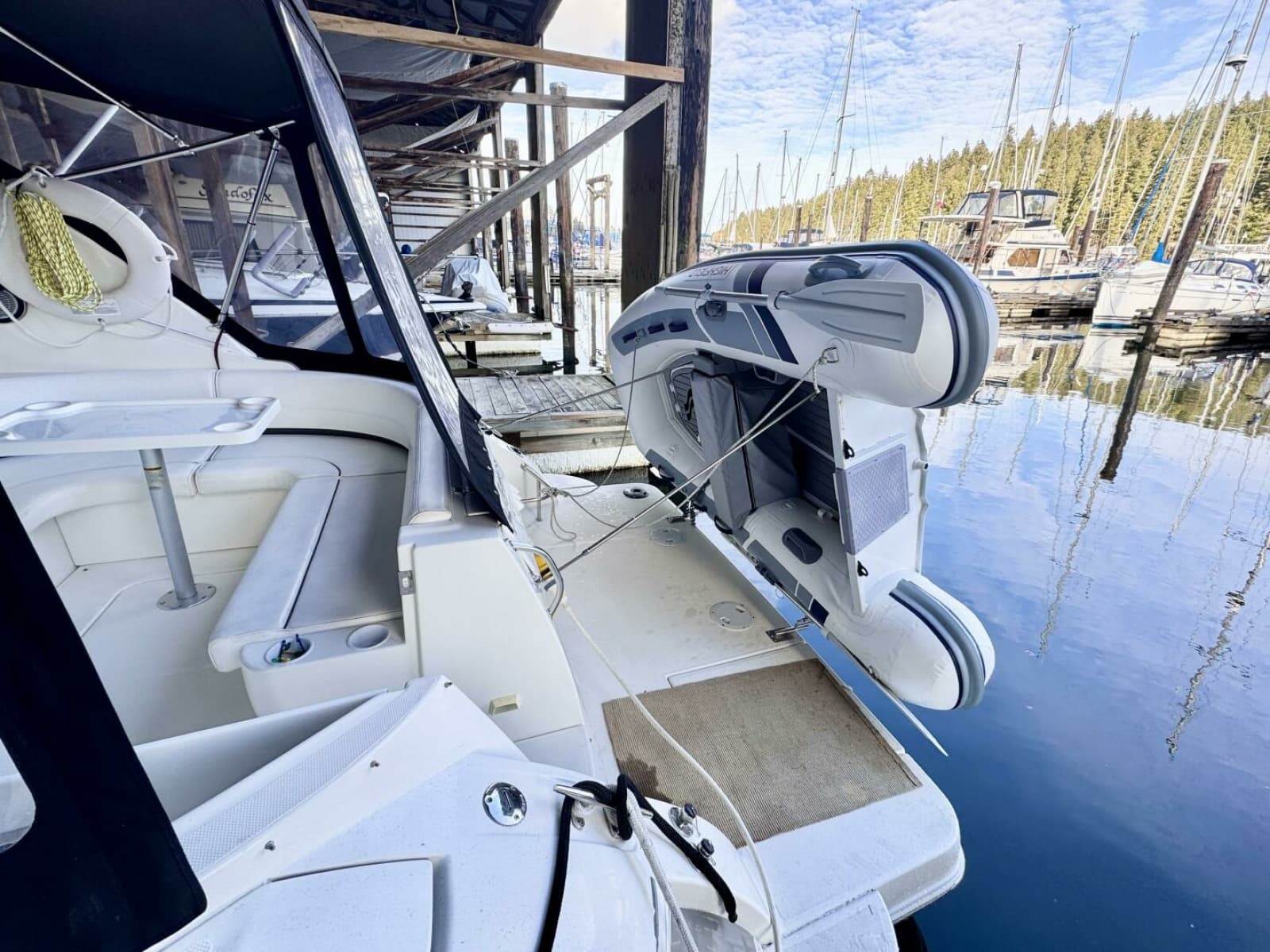 2006 Cruisers Yachts 340 Express - Photo 9