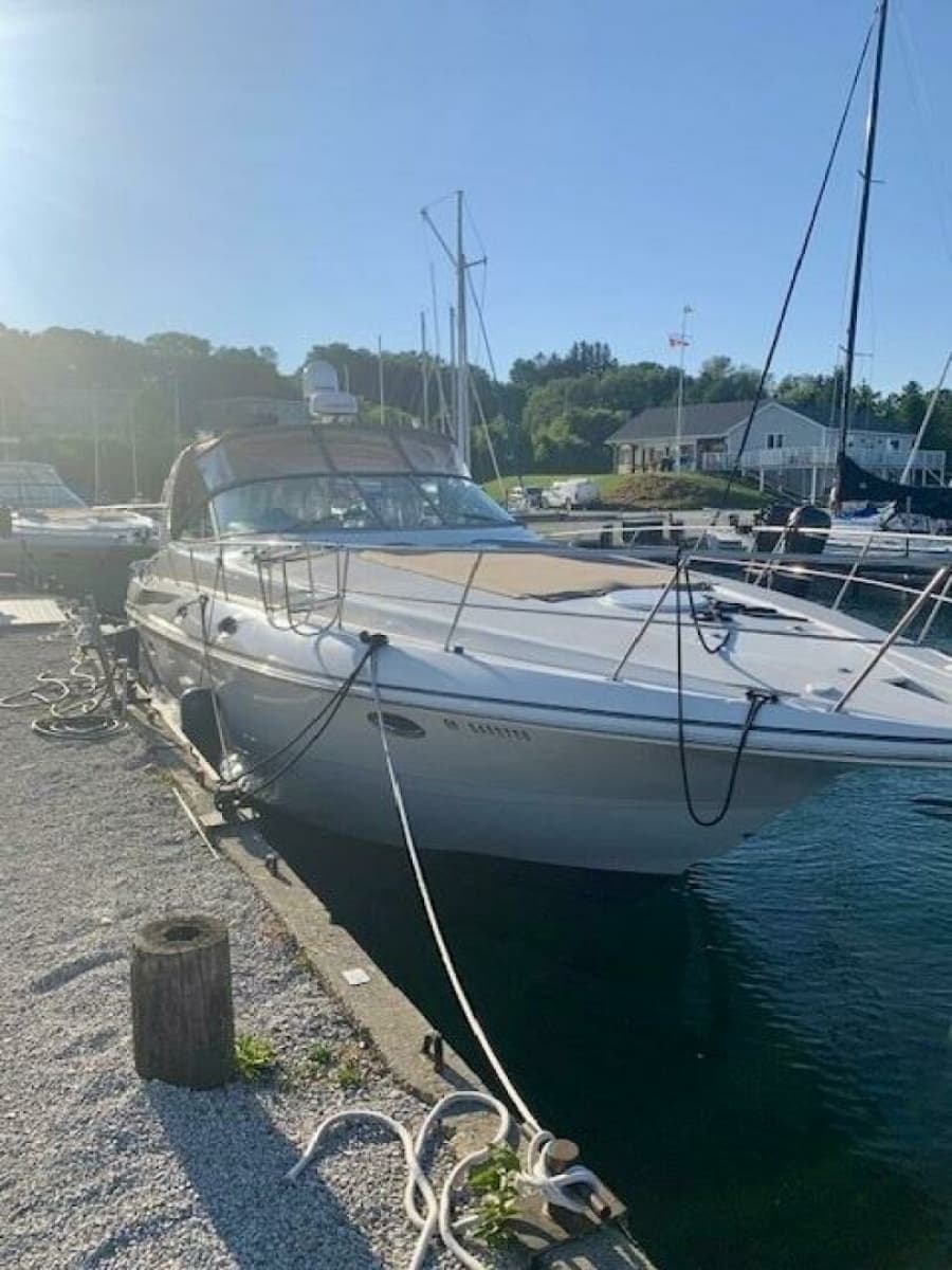 1998 Cruisers Yachts 3870 Express - Photo 1