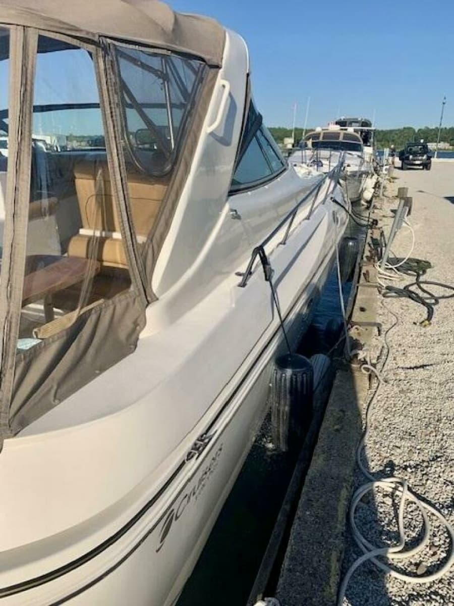 1998 Cruisers Yachts 3870 Express - Photo 3