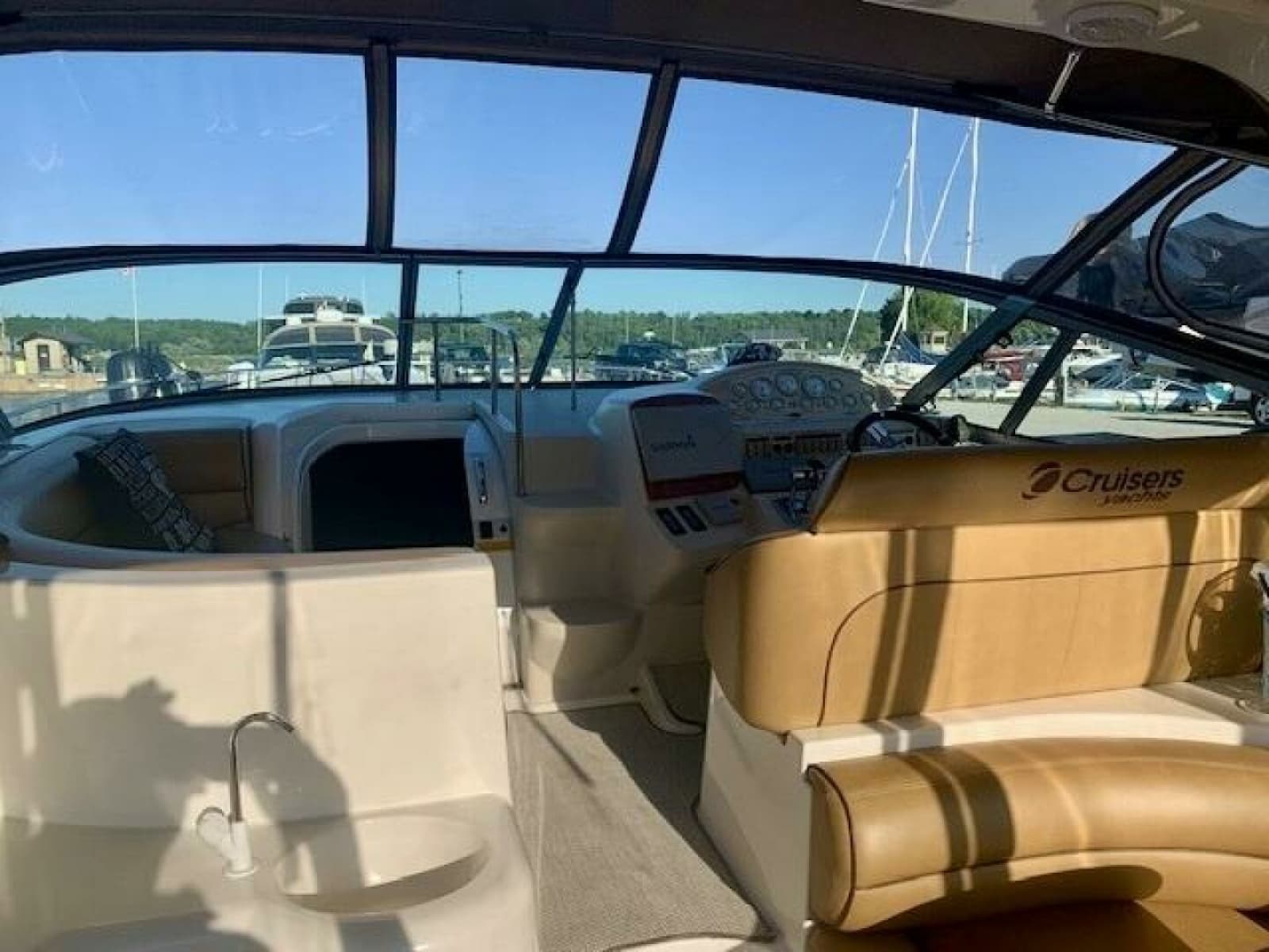 1998 Cruisers Yachts 3870 Express - Photo 6