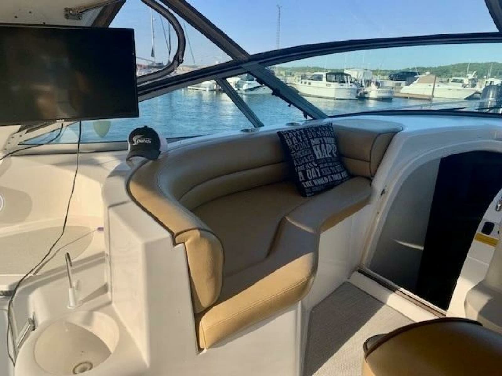 1998 Cruisers Yachts 3870 Express - Photo 7