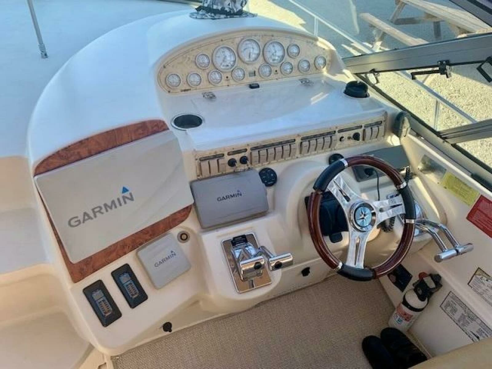 1998 Cruisers Yachts 3870 Express - Photo 9