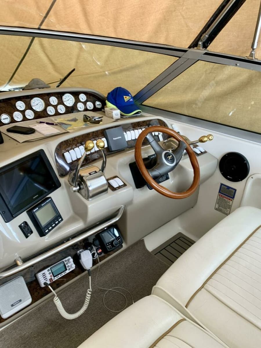 1999 Sea Ray 330 Sundancer - Photo 9