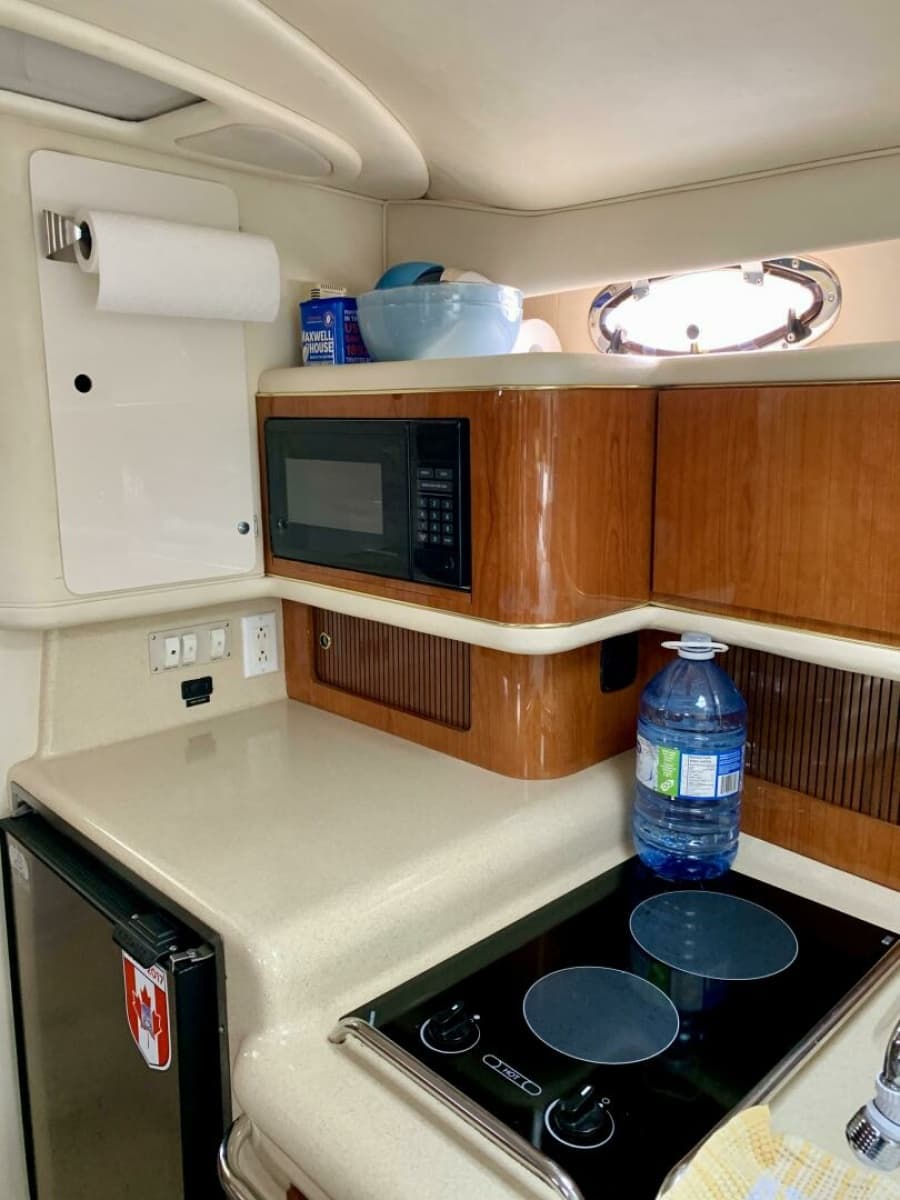 1999 Sea Ray 330 Sundancer - Photo 10