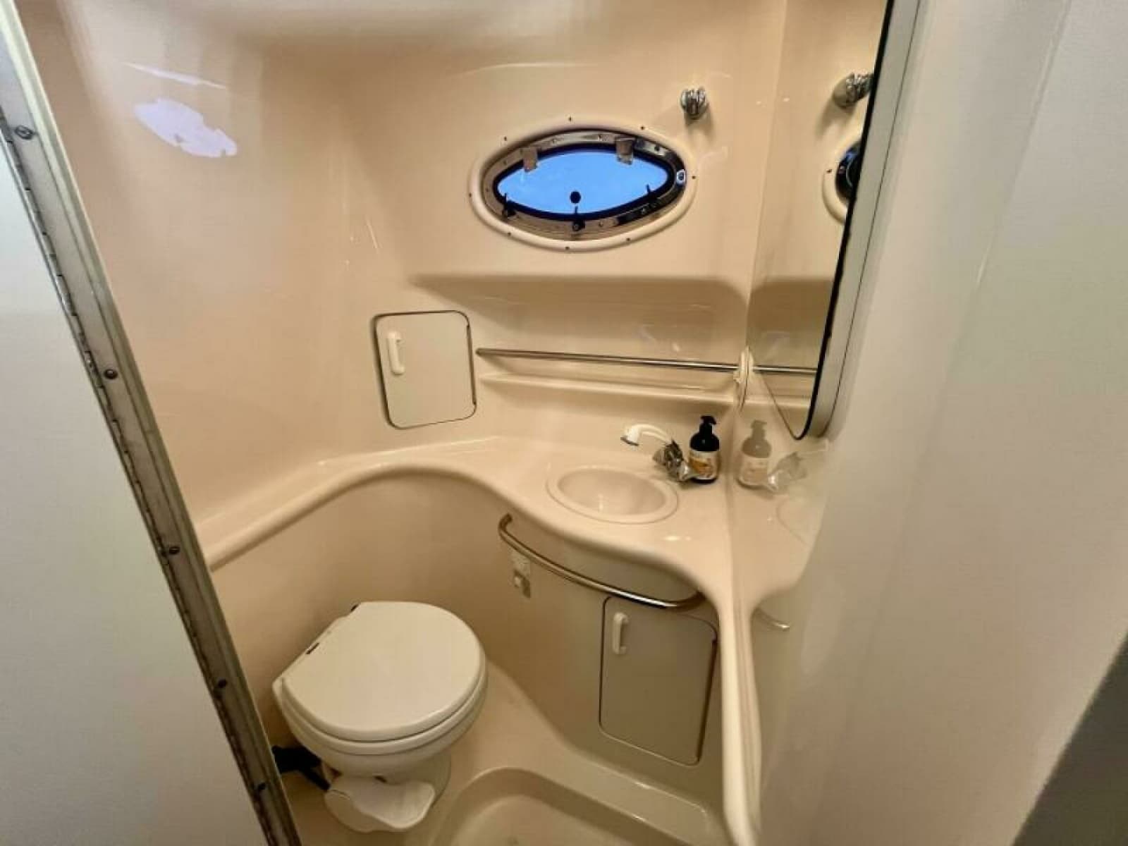 1999 Sea Ray 330 Sundancer - Photo 13