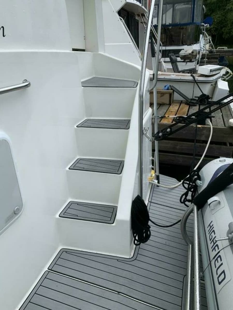1997 Silverton 352 Motor Yacht - Photo 8