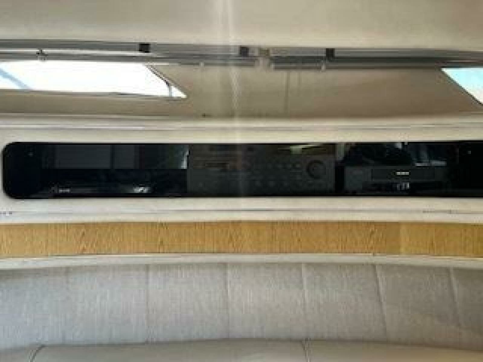 1992 Sea Ray 440 Sundancer - Photo 34