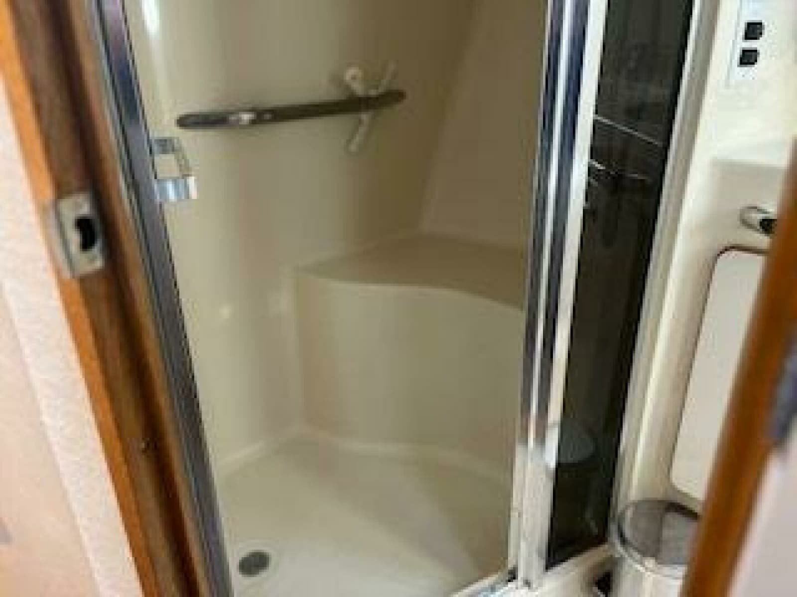 1992 Sea Ray 440 Sundancer - Photo 37