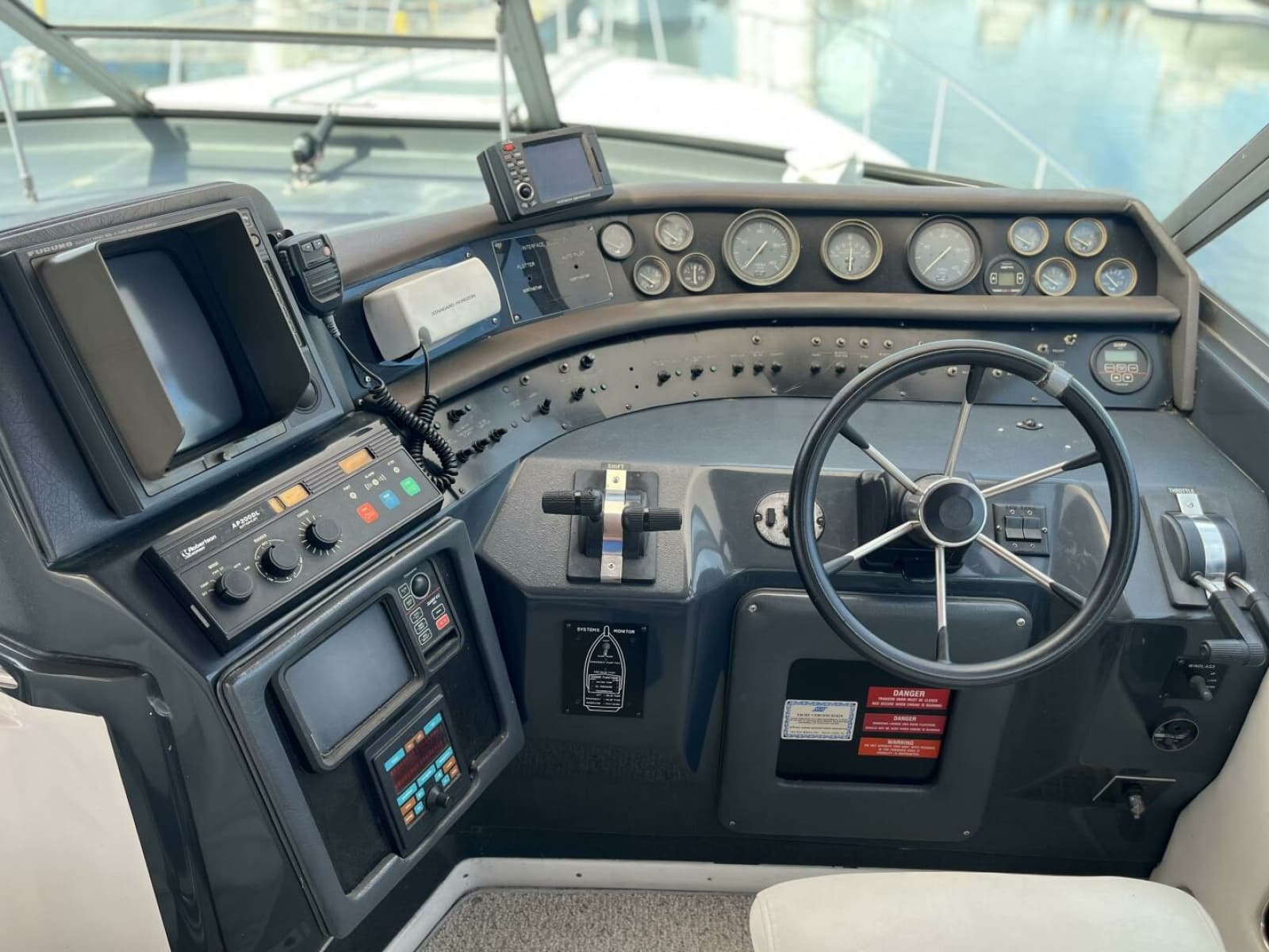 1992 Sea Ray 440 Sundancer - Photo 15