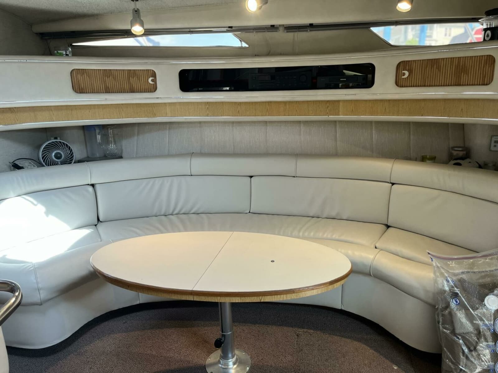 1992 Sea Ray 440 Sundancer - Photo 26