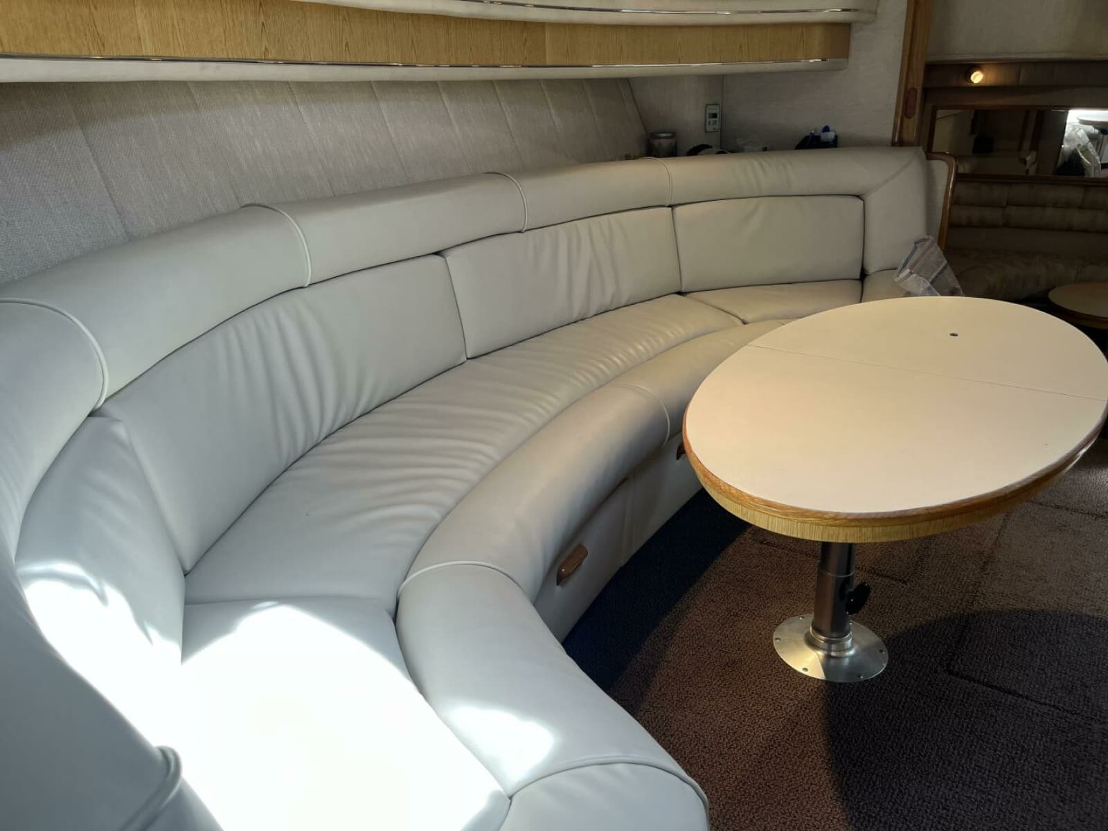 1992 Sea Ray 440 Sundancer - Photo 27