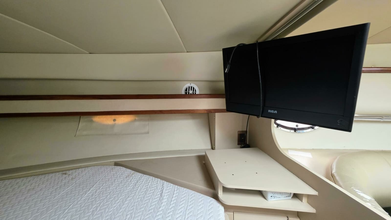 1999 Cruisers Yachts 3375 Esprit - Photo 30
