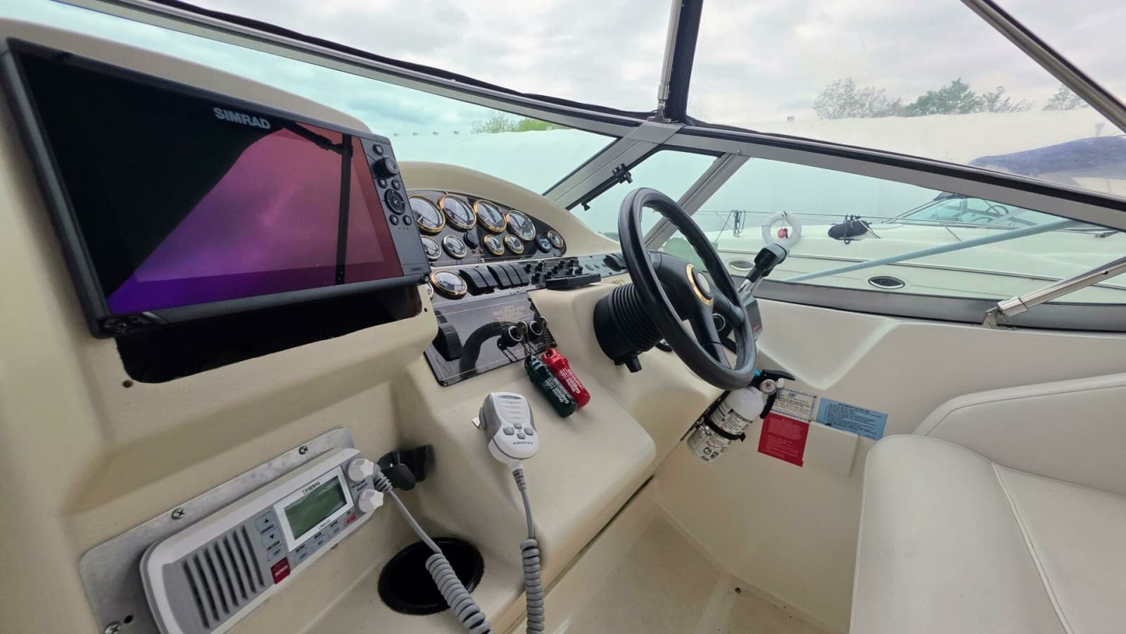 1999 Cruisers Yachts 3375 Esprit - Photo 16