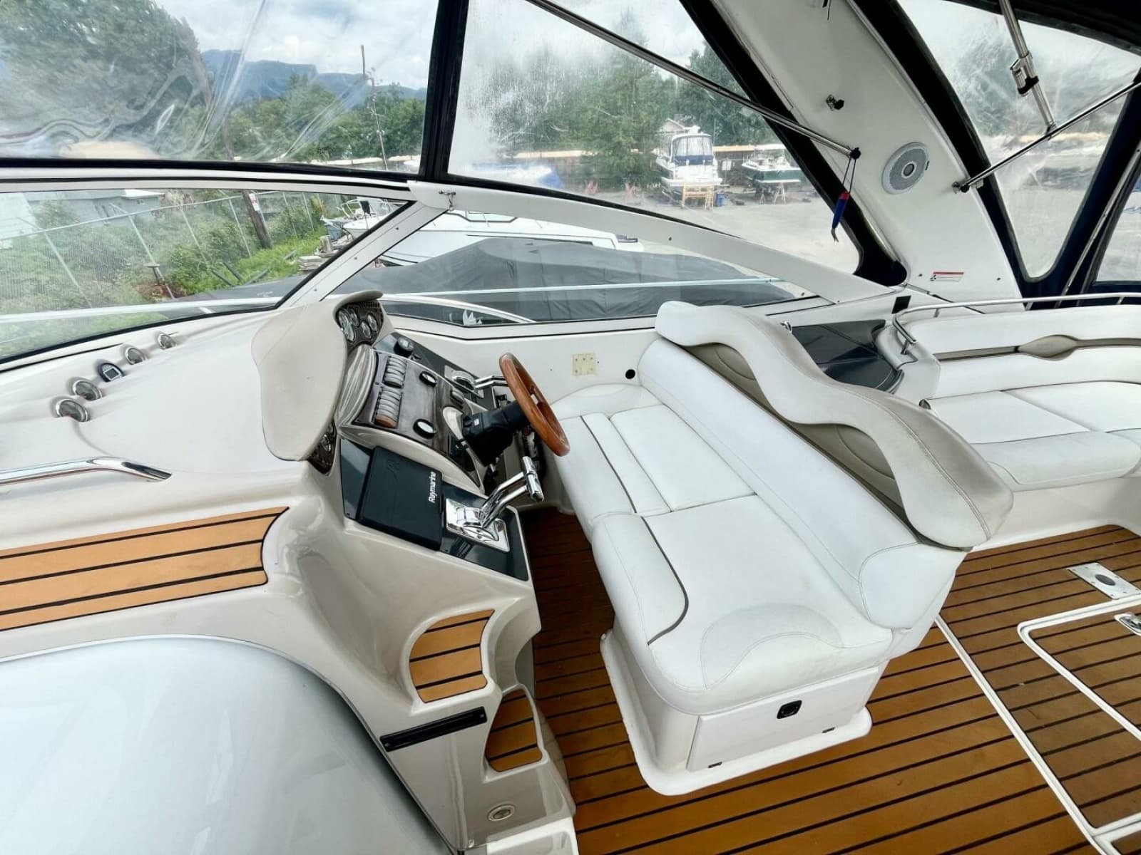 2006 Doral 330SE - Photo 9