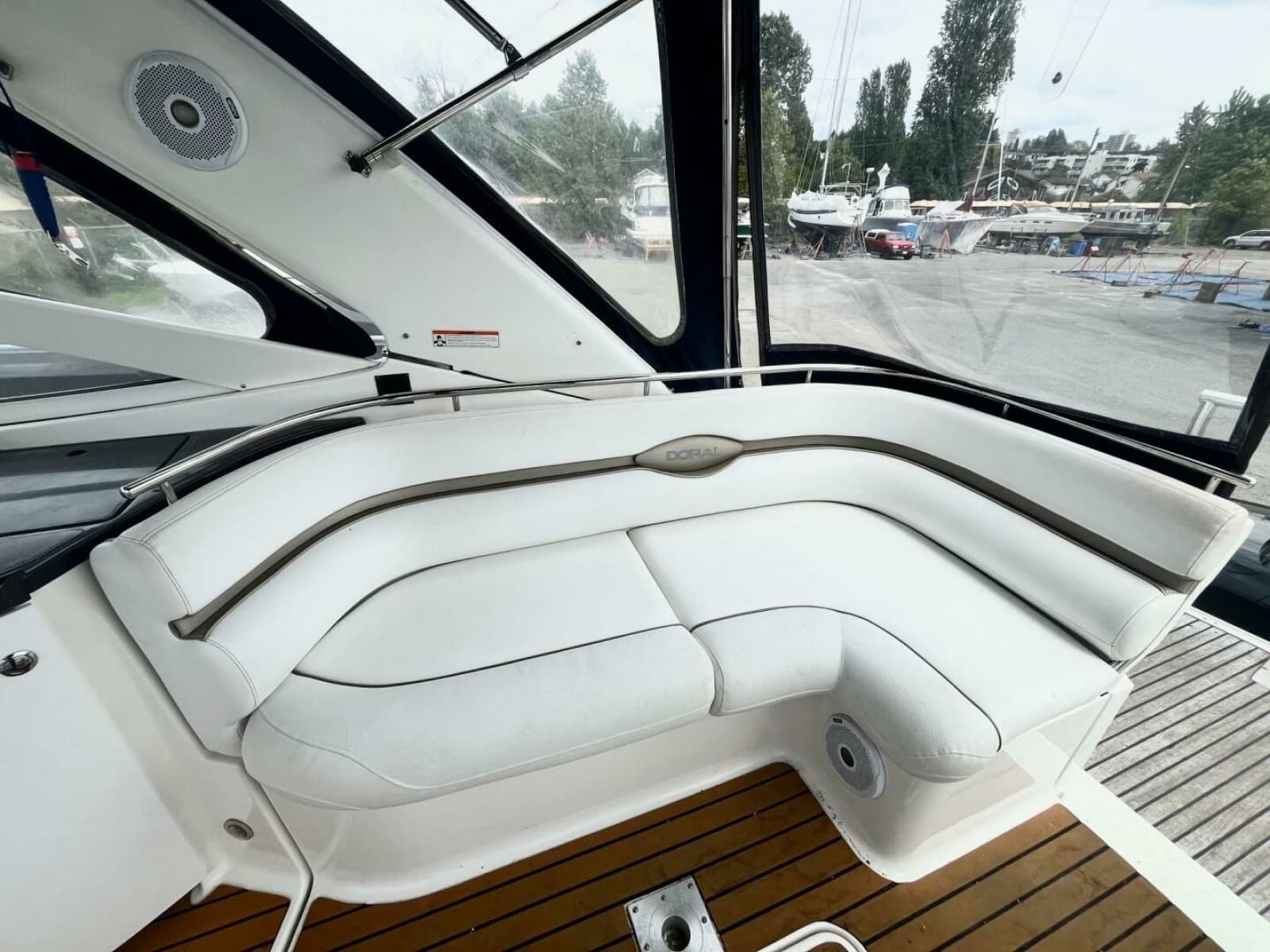 2006 Doral 330SE - Photo 11