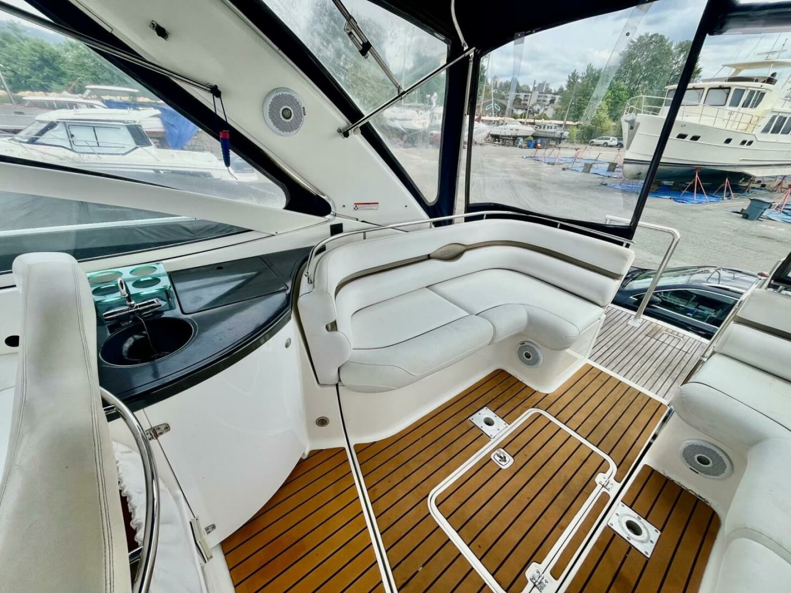 2006 Doral 330SE - Photo 12