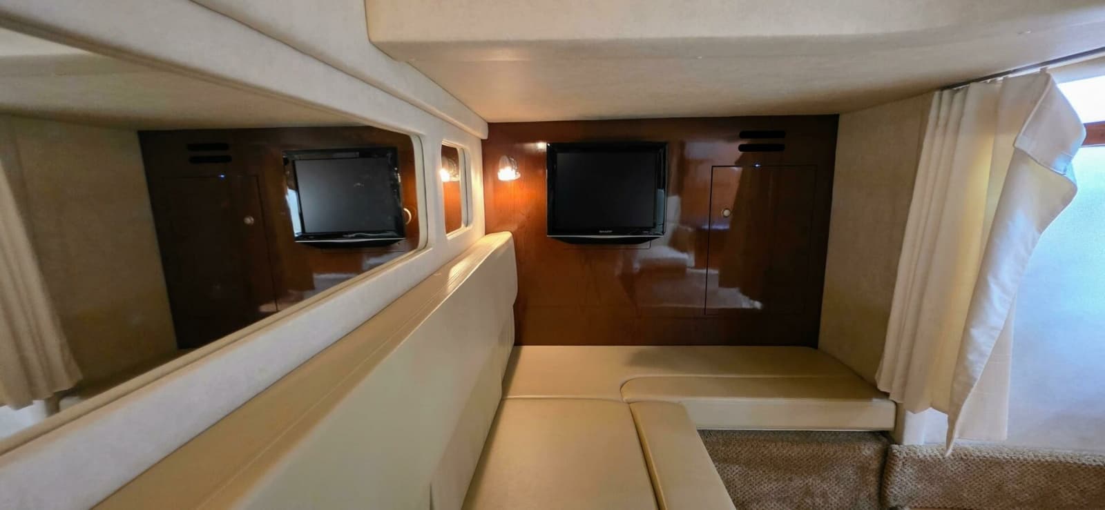 2009 Sea Ray 310 Sundancer - Photo 31