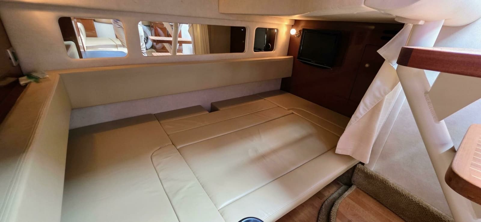 2009 Sea Ray 310 Sundancer - Photo 32
