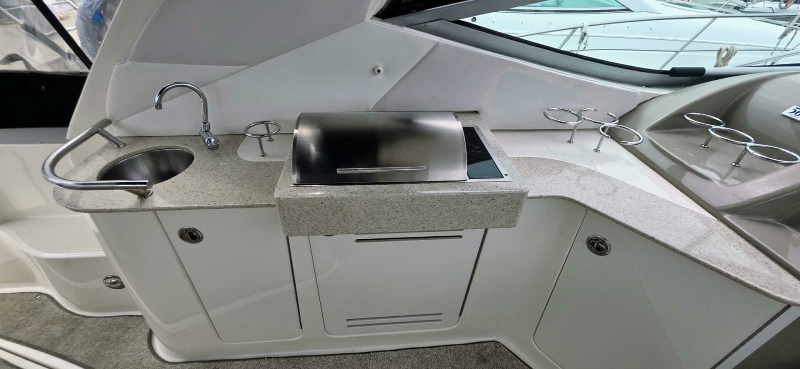 2009 Sea Ray 310 Sundancer - Photo 9