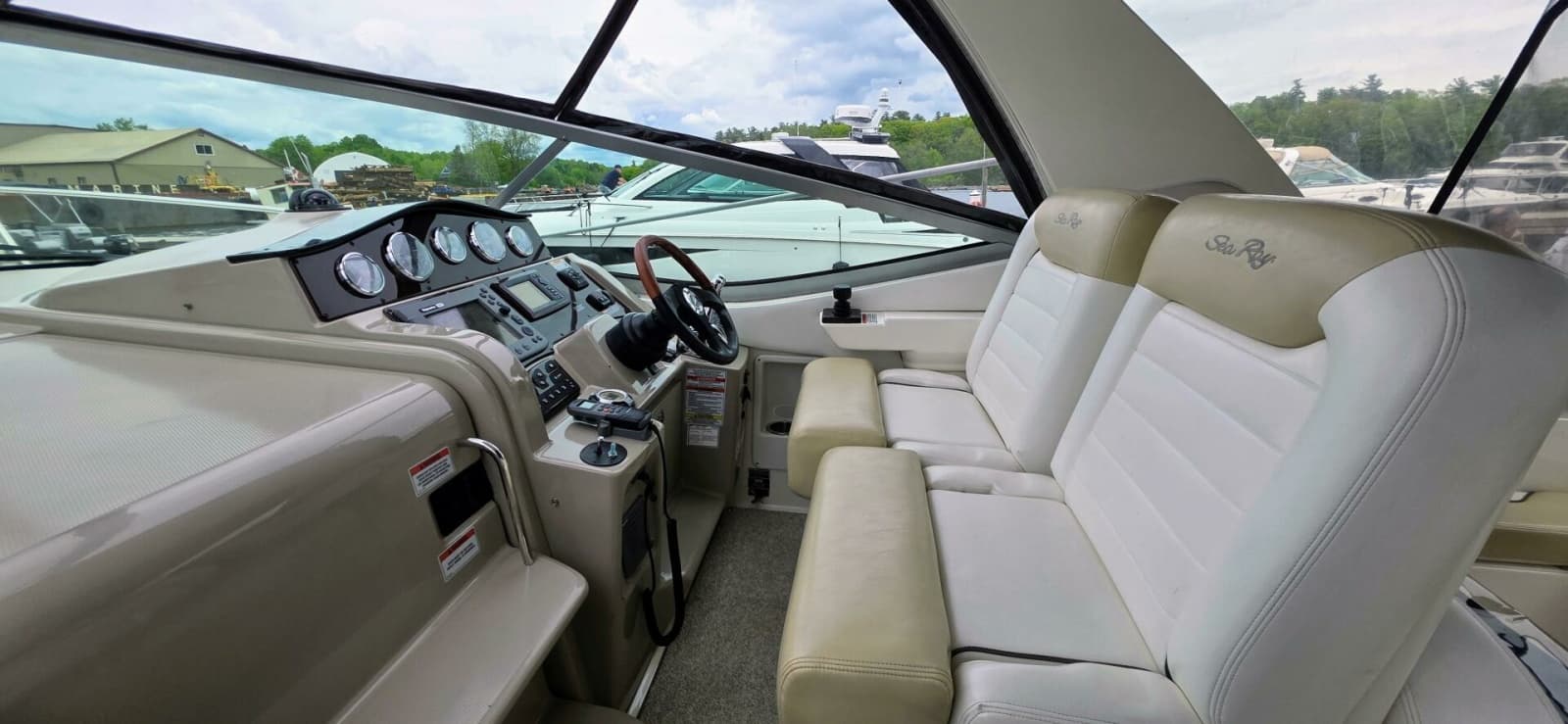 2009 Sea Ray 310 Sundancer - Photo 13