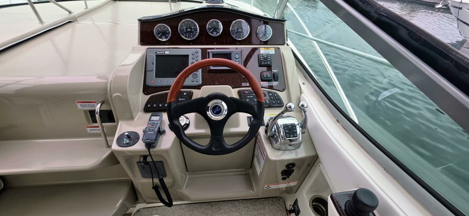 2009 Sea Ray 310 Sundancer - Photo 15