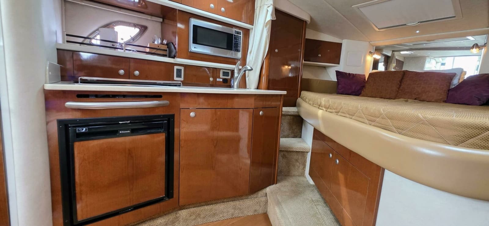 2009 Sea Ray 310 Sundancer - Photo 21