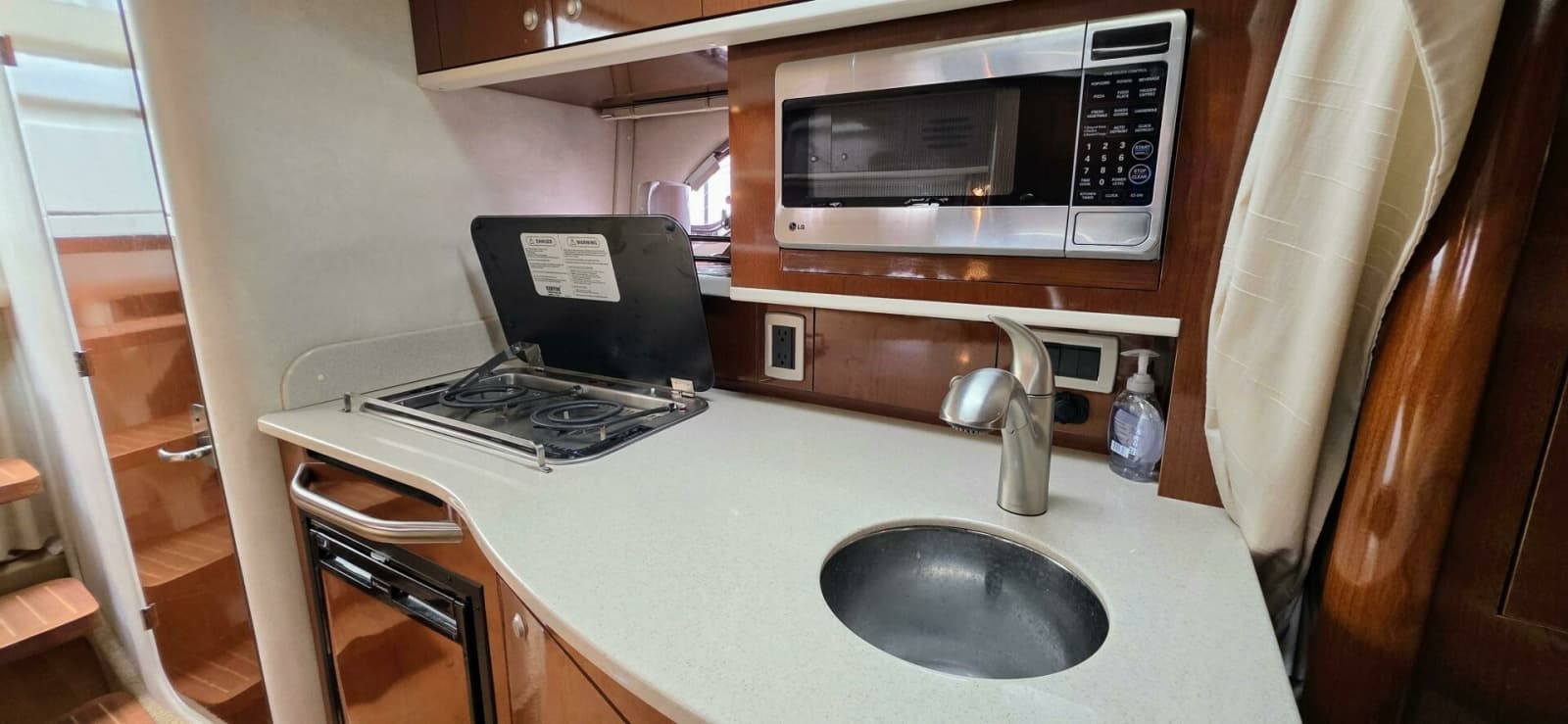 2009 Sea Ray 310 Sundancer - Photo 25