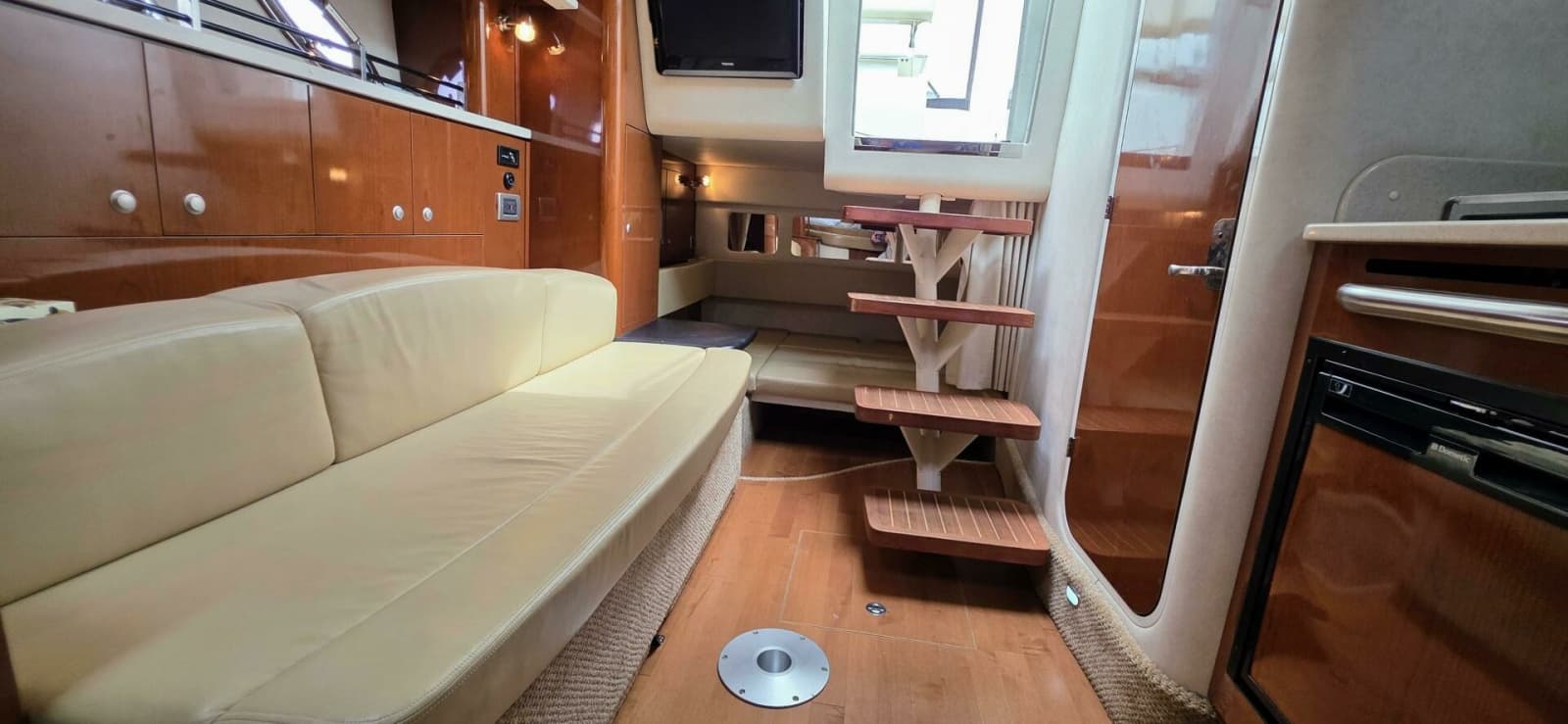 2009 Sea Ray 310 Sundancer - Photo 29