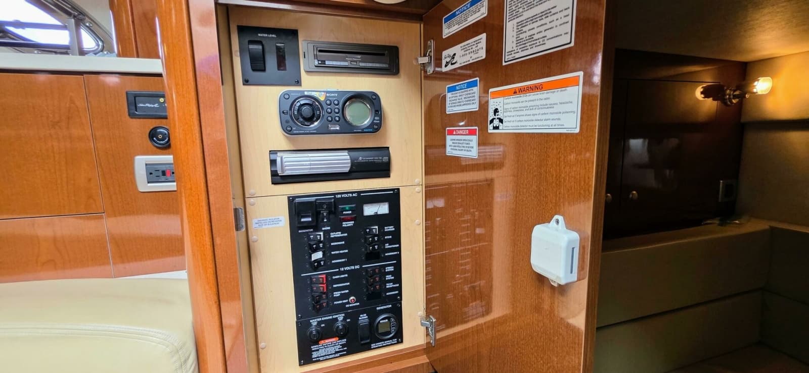2009 Sea Ray 310 Sundancer - Photo 35