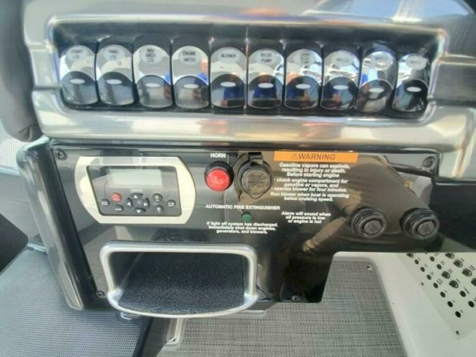 2017 Formula 310SS - Photo 35