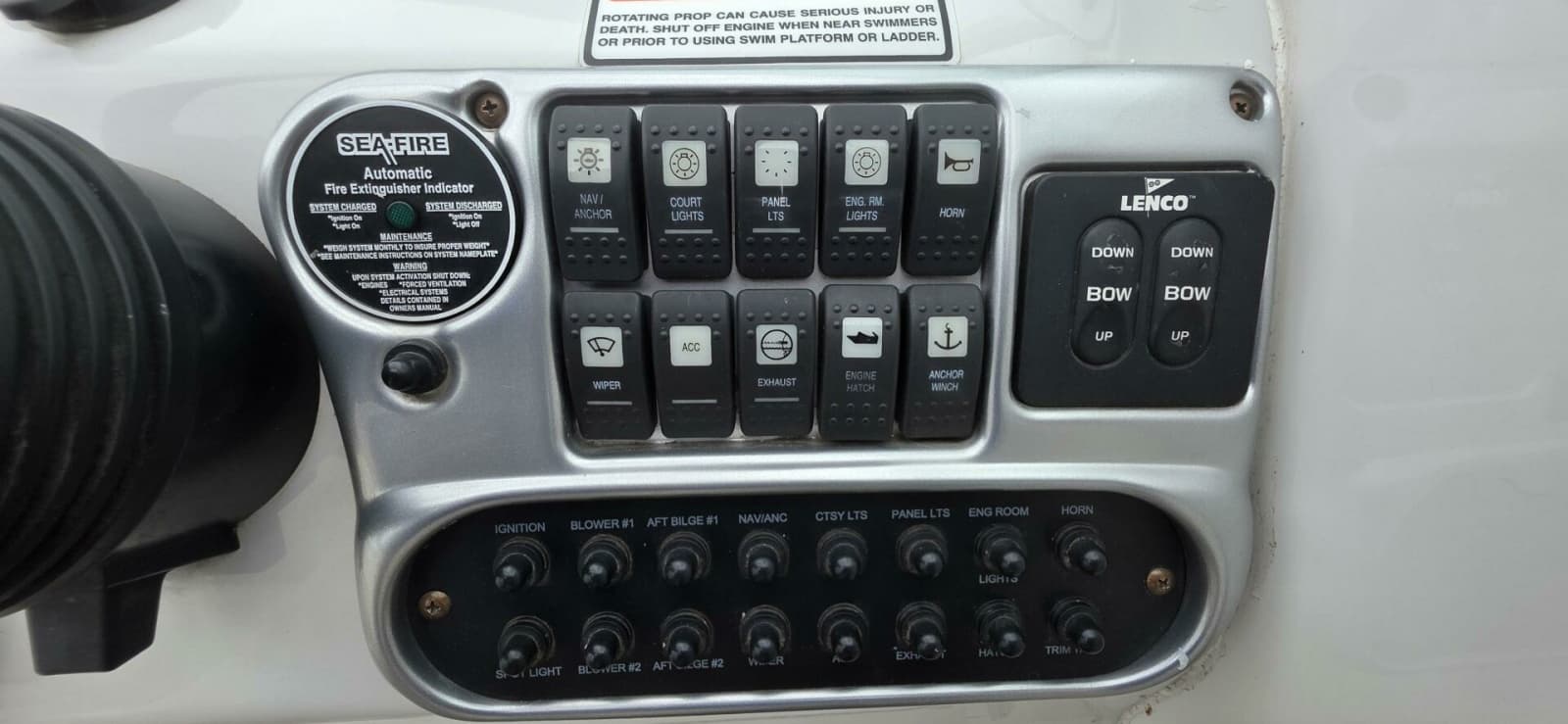 2005 Crownline 250CR - Photo 16