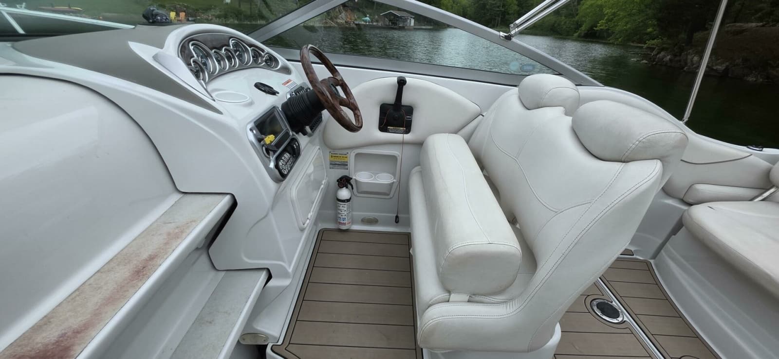 2005 Crownline 250CR - Photo 13