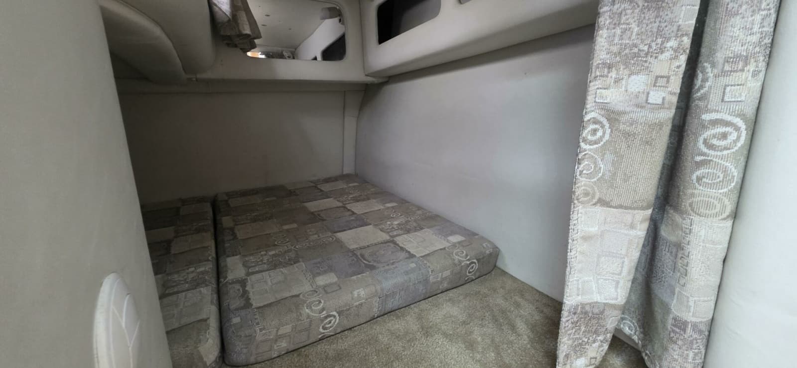 2005 Crownline 250CR - Photo 32