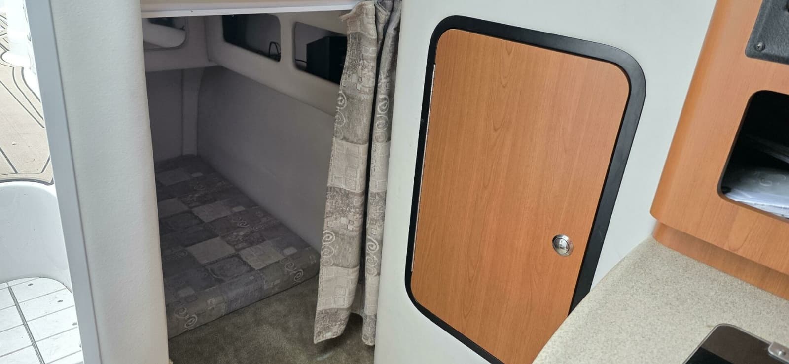 2005 Crownline 250CR - Photo 31