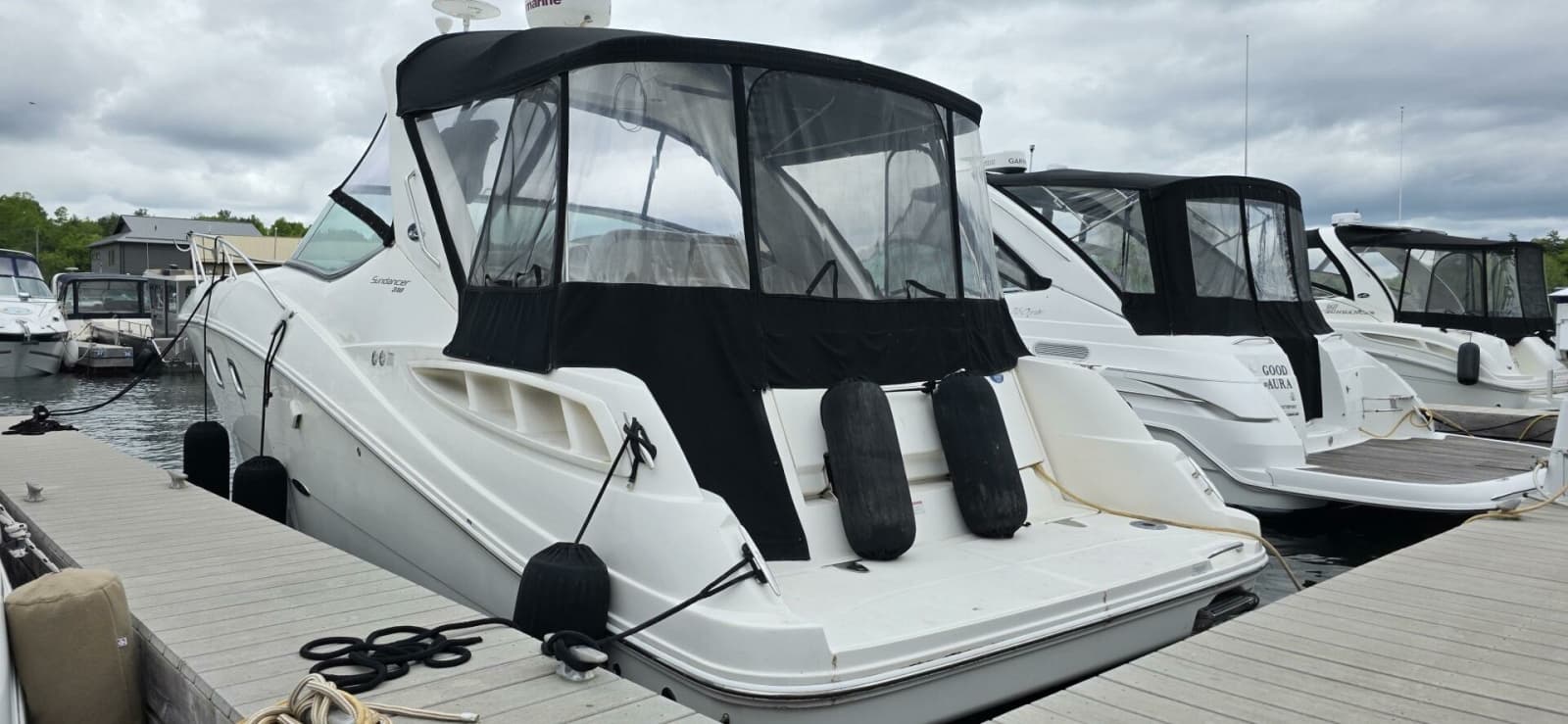 2009 Sea Ray 310 Sundancer - Photo 3