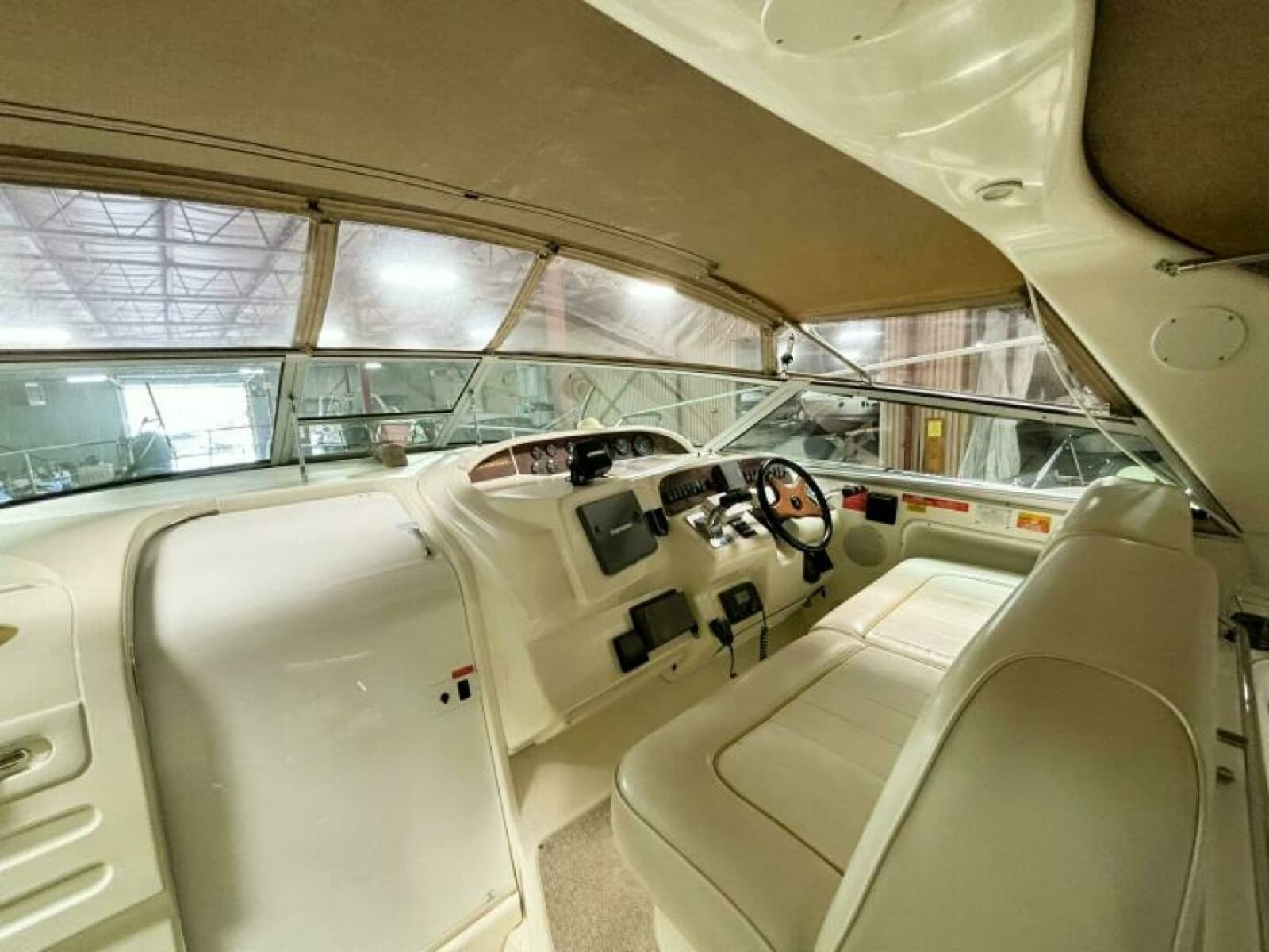 1995 Sea Ray 370 Sundancer - Photo 16