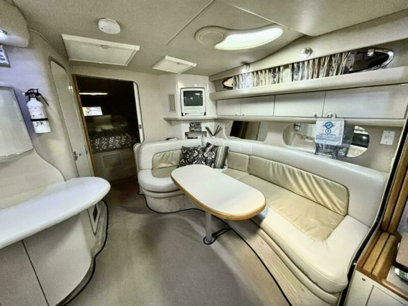 1995 Sea Ray 370 Sundancer - Photo 24