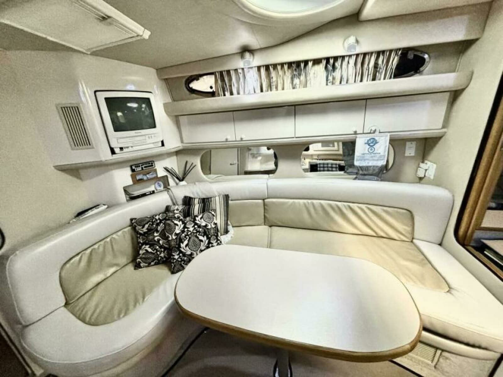 1995 Sea Ray 370 Sundancer - Photo 25